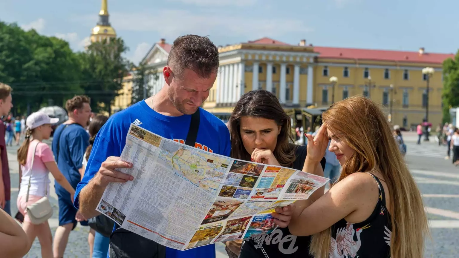 Петербург увеличивает туристический поток