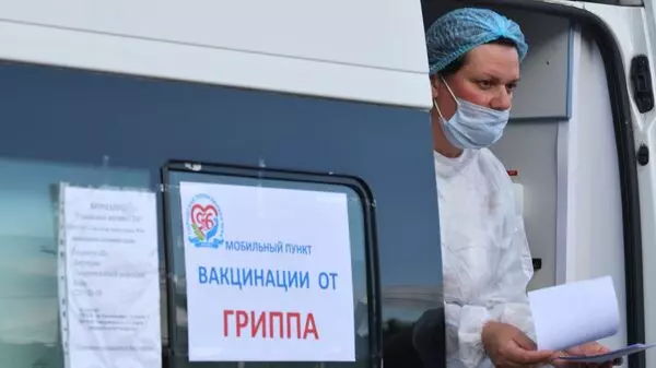 Более полумиллиона петербуржцев получили вакцинацию от гриппа