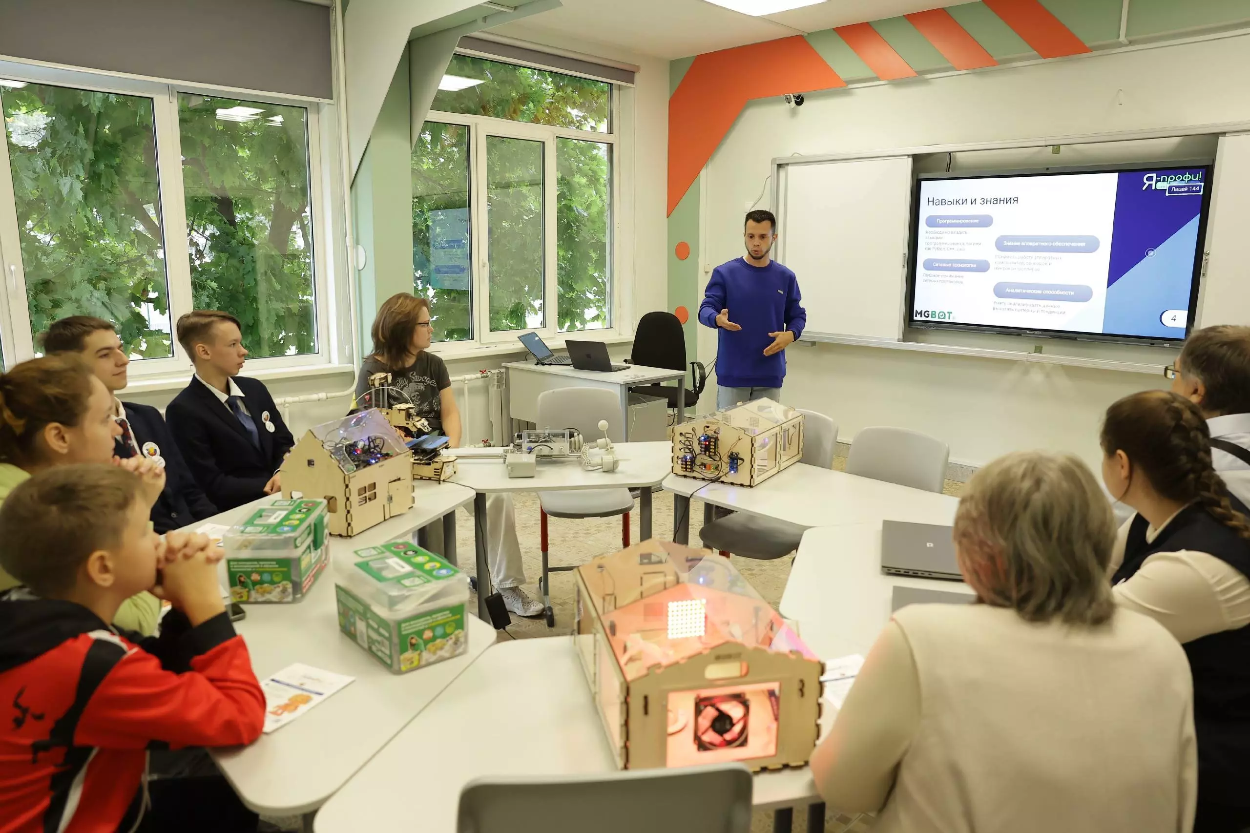 30 петербургских учителей получили премии