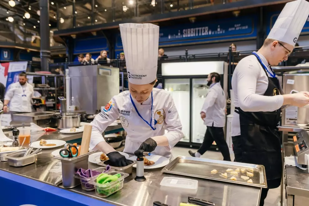 Начались соревнования на V Кубок Губернатора «Лучший шеф-повар Петербургской кухни»