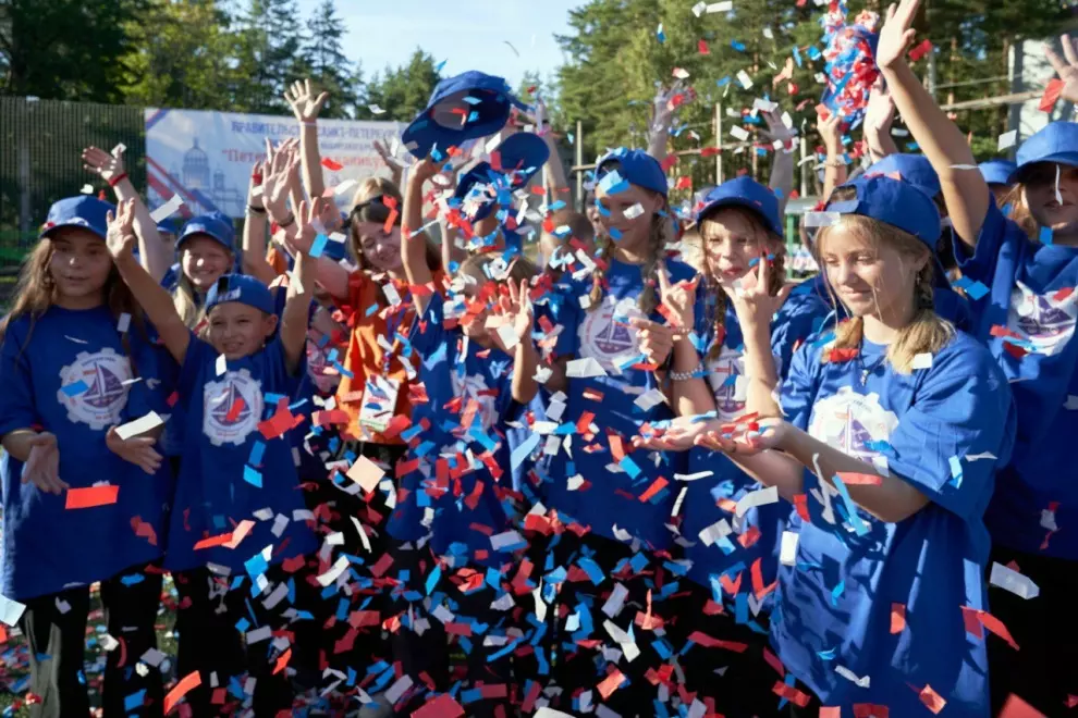 Юные петербуржцы второй год подряд получают бесплатные путёвки на отдых