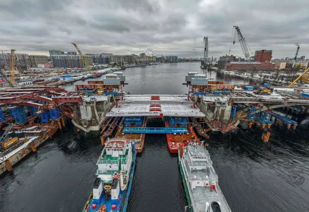 На Большом Смоленском мосту стартовал новый этап строительных работ