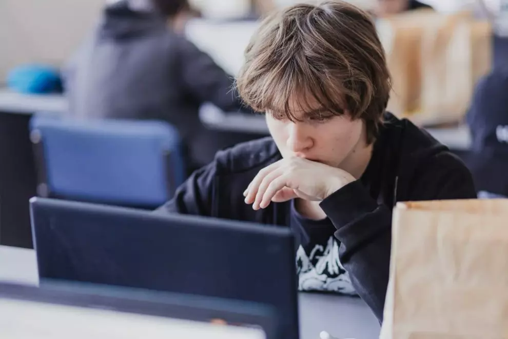 Александр Беглов поздравил ученика 11-го класса который победил Всероссийскую олимпиаду по искусственному интеллекту