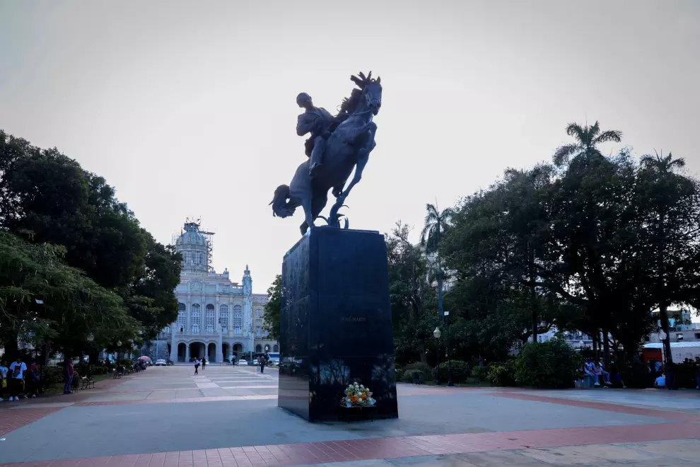 В Гаване Александр Беглов возложил цветы к памятнику Хосе Марти