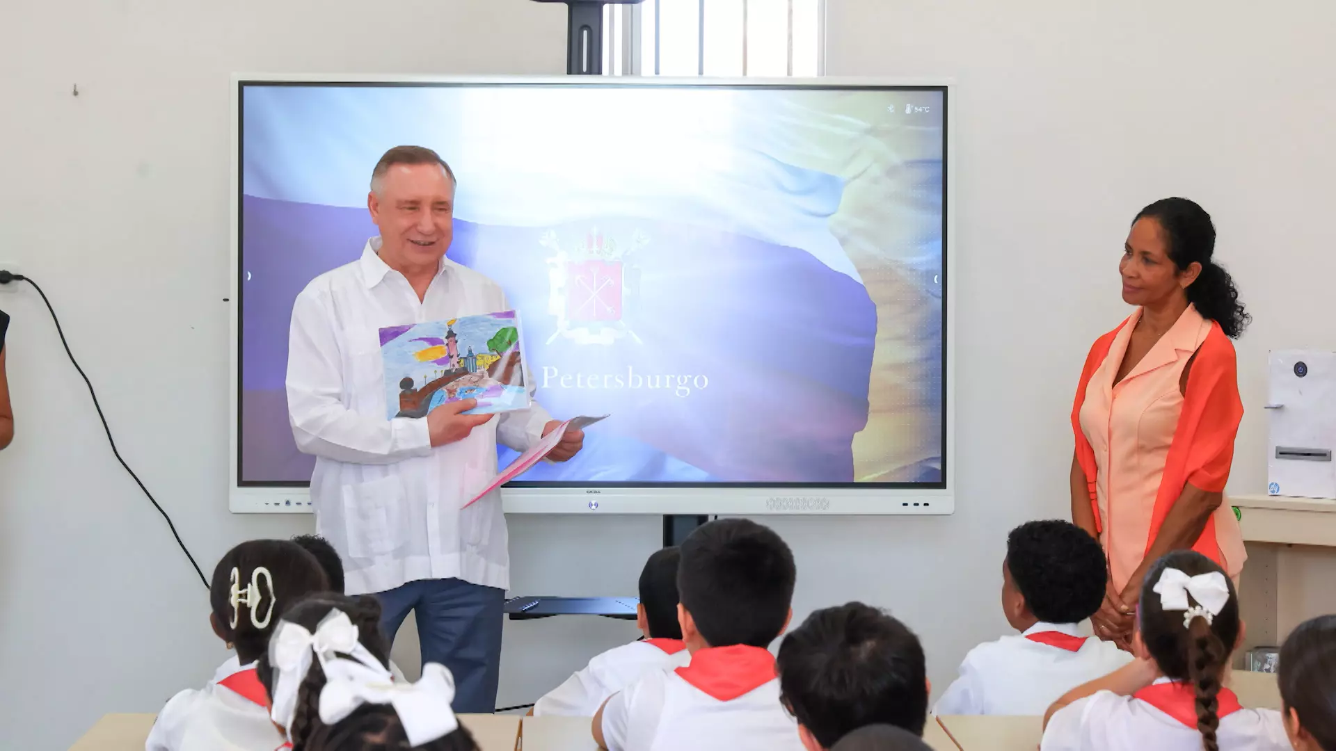 Петербургская делегация на Кубе посетила две школы Гаваны