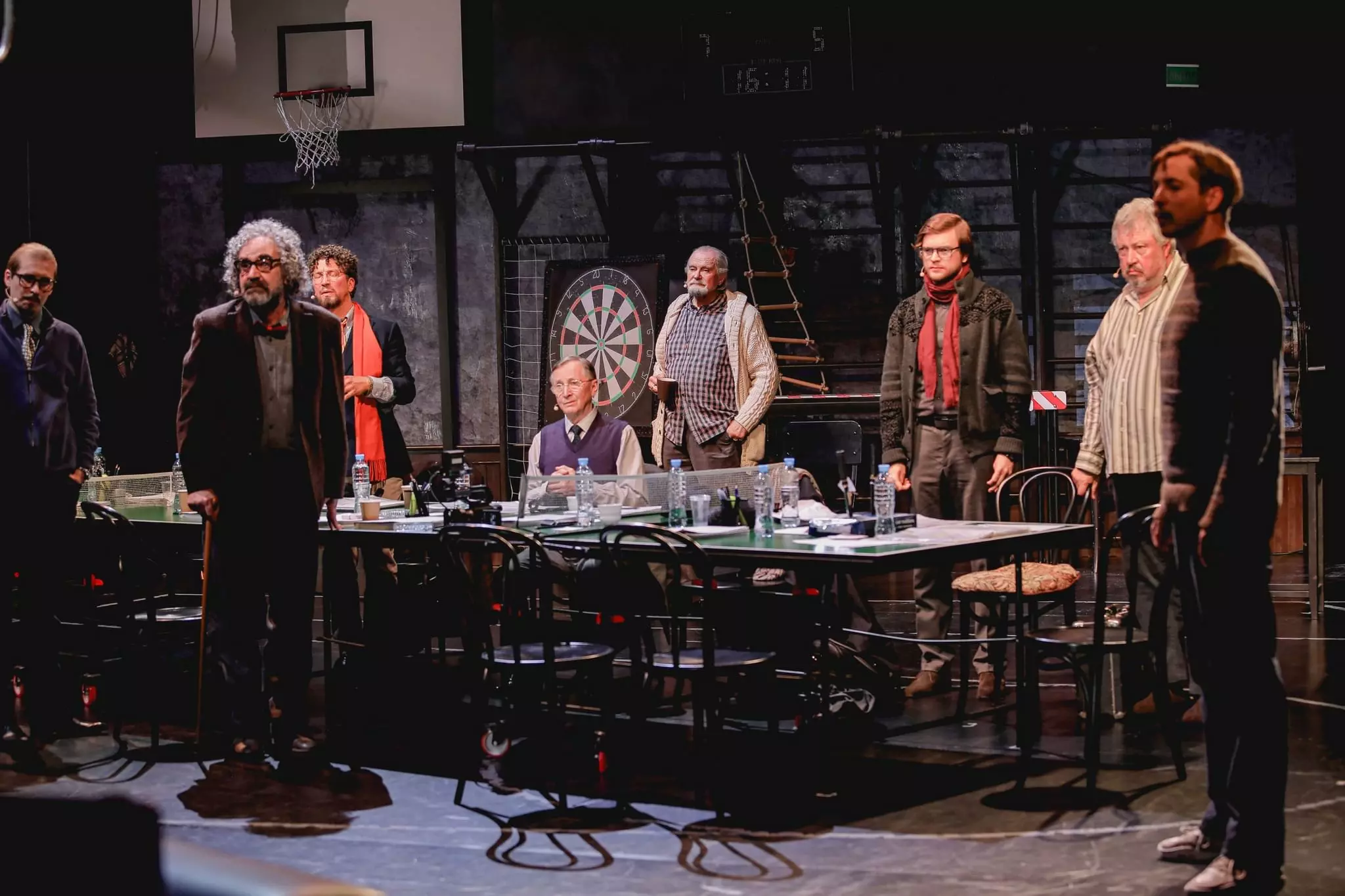 На главной сцене Александринского театра представили спектакль «12»