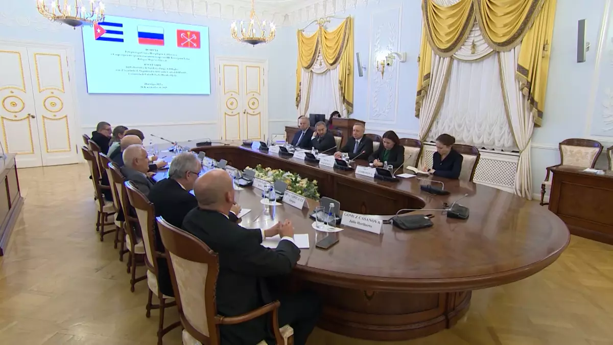 Губернатор Александр Беглов проведет традиционную прямую линию 9 декабря