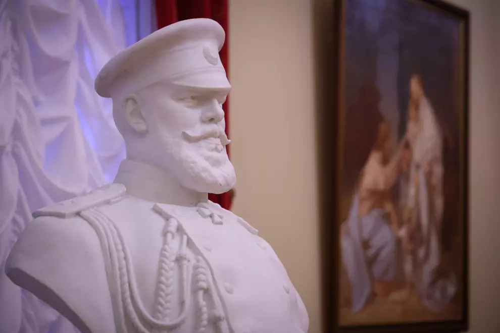 Александр Беглов посетил выставку «Сильный, державный…» в Михайловском замке