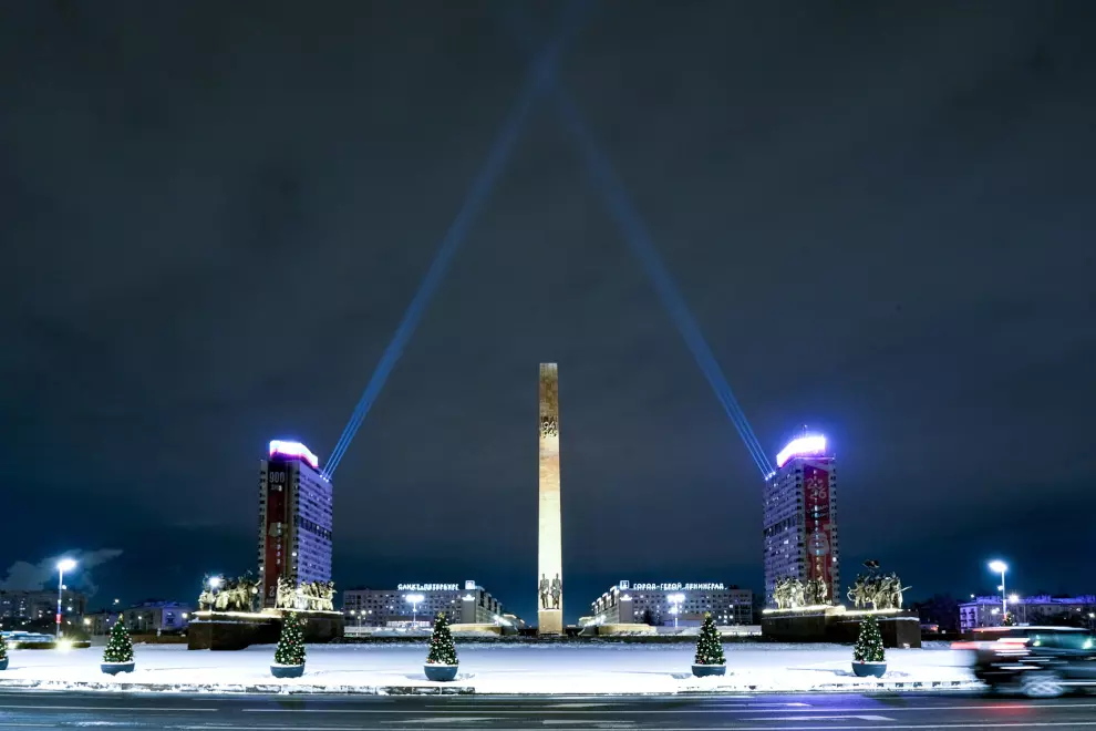 18 января небо над Московским проспектом осветят «Лучи Победы»