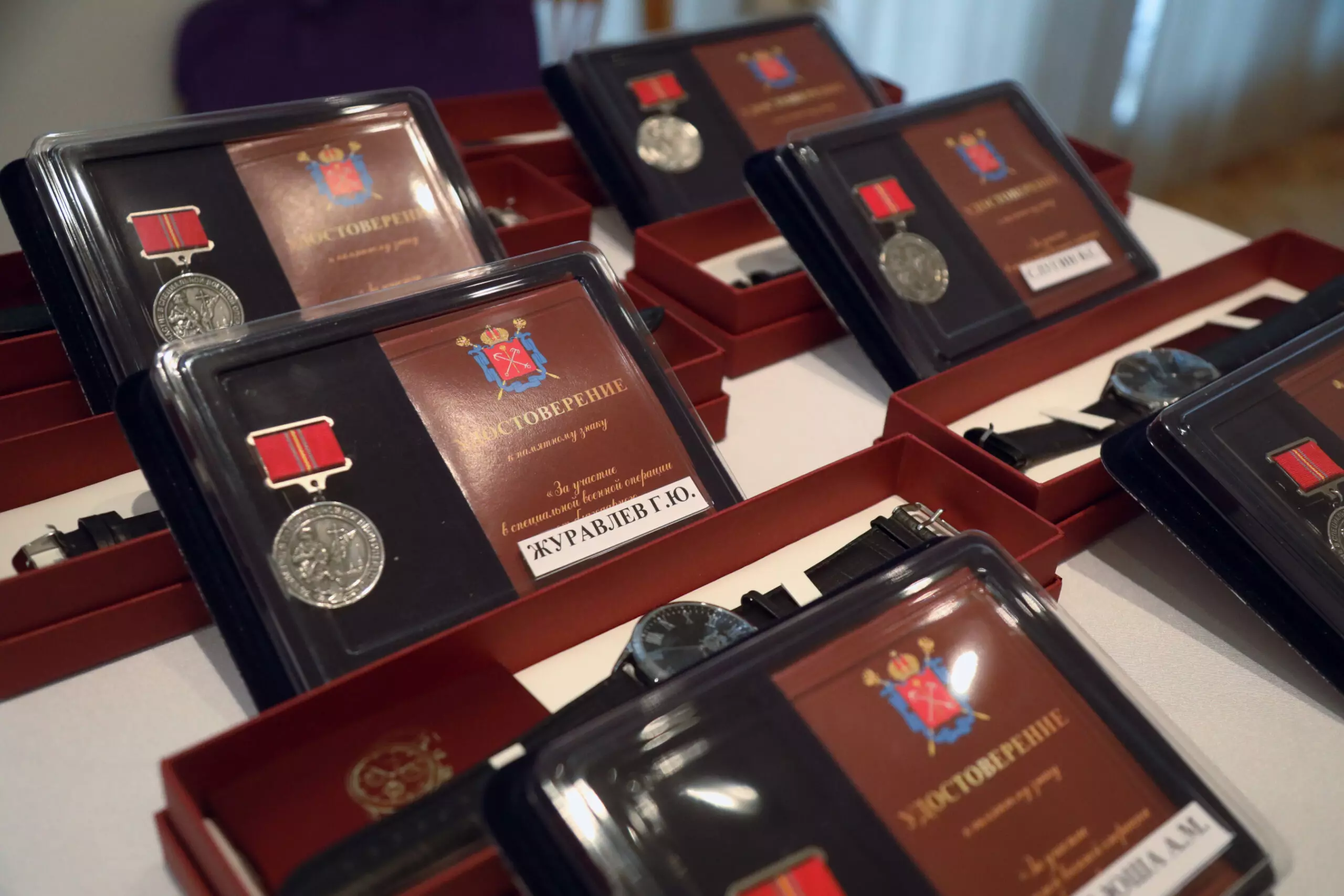 Александр Беглов вручил награды петербуржцам за помощь и поддержку участникам СВО и жителям новых территорий