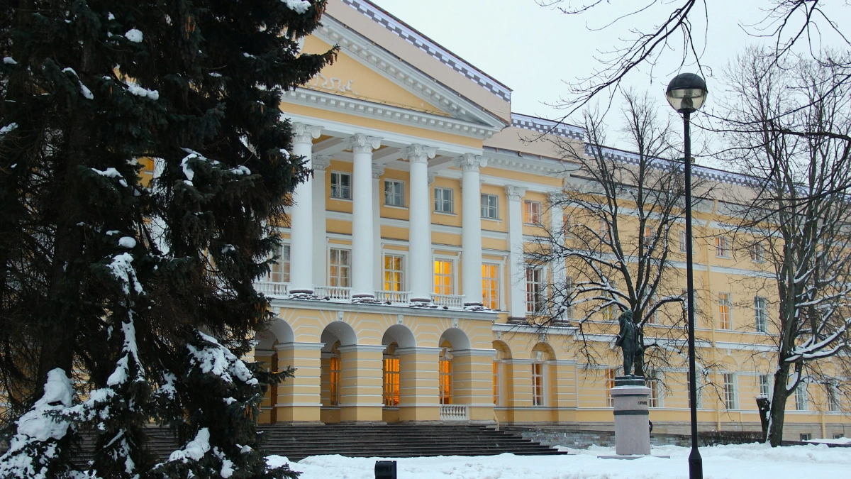 Александр Беглов посетил храм Николая Чудотворца