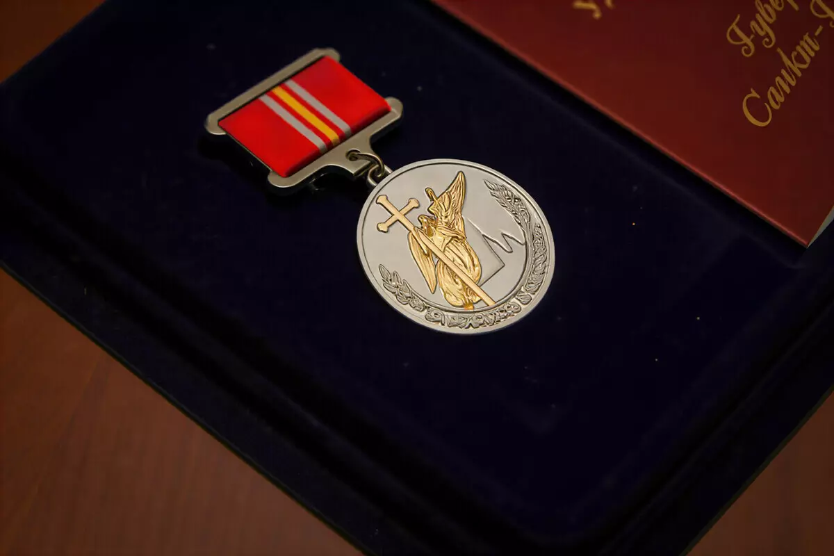 Александр Беглов принял решение наградить тех, кто принимал участие в спасении ребёнка