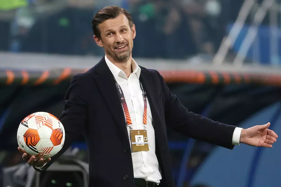 Тренер футбольного клуба «Зенит» получил поздравление от губернатора