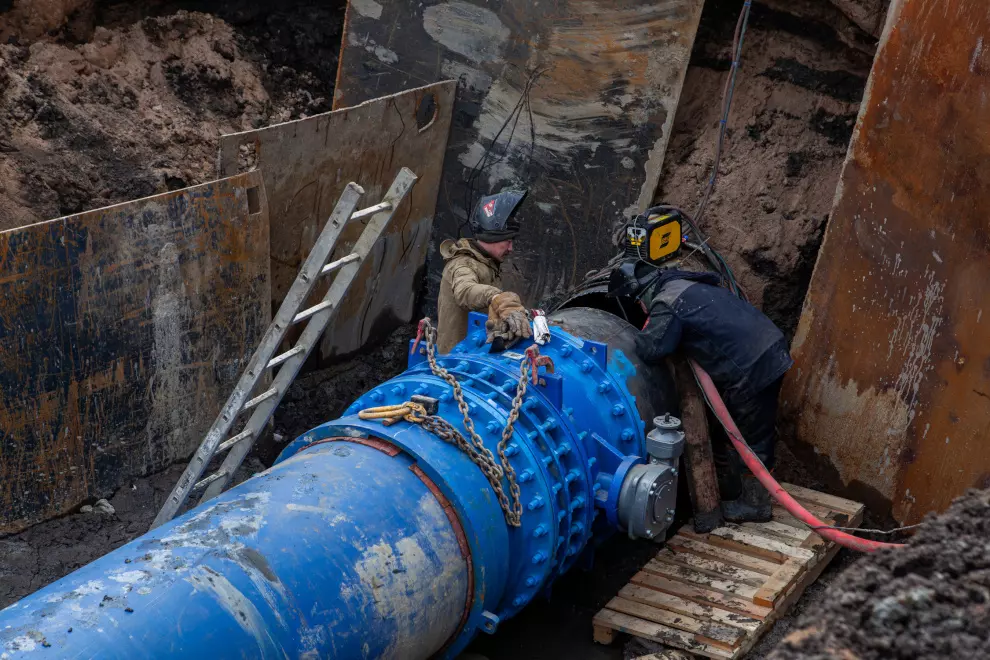 На участке Богатырского проспекта завершена реконструкция водопроводной магистрали