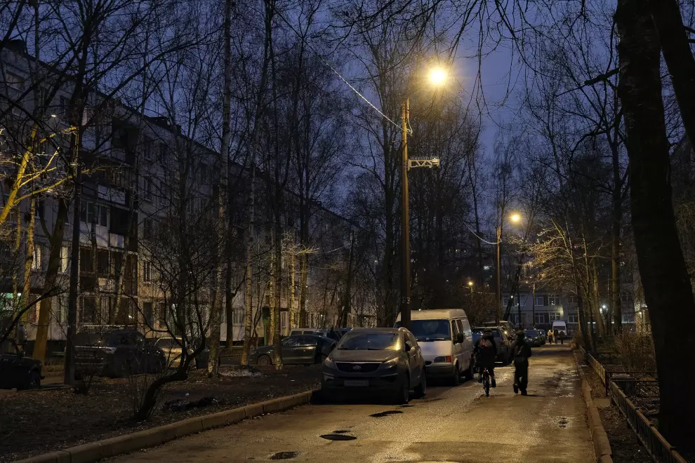 В Красносельском районе завершена модернизация наружного освещения