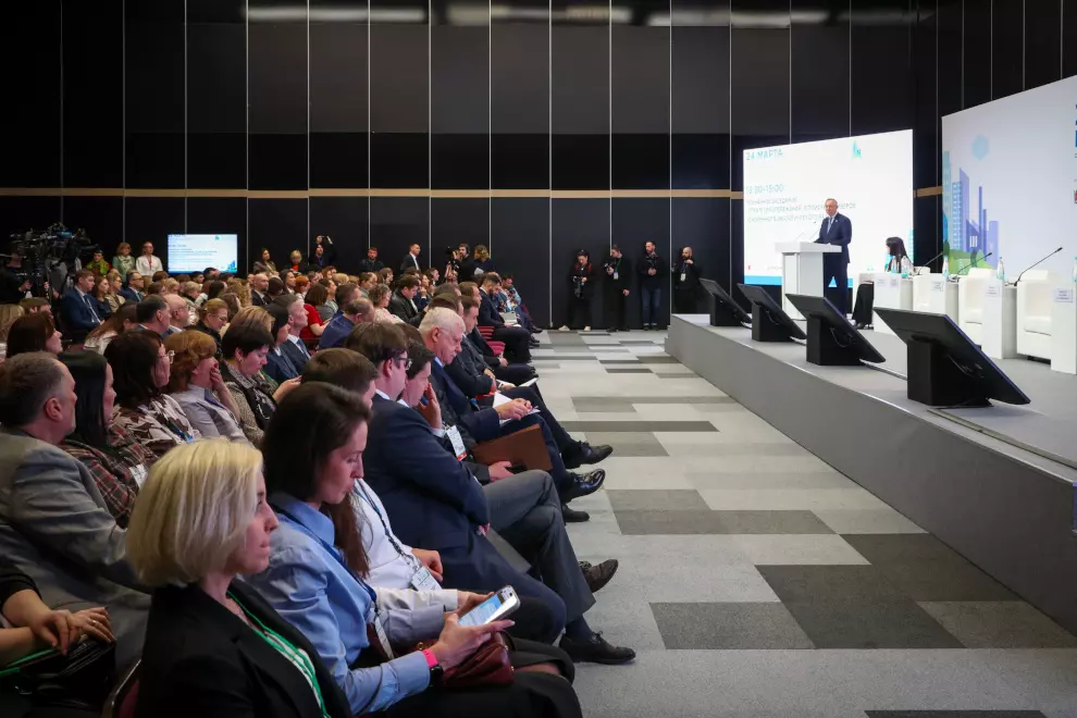 Александр Беглов принял участие в пленарном заседании«Экология большого города»