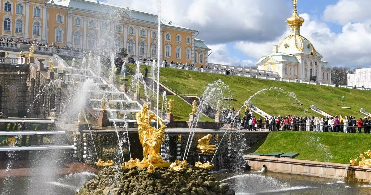 Открытие сезона фонтанов в Петергофе намечено на 25 апреля
