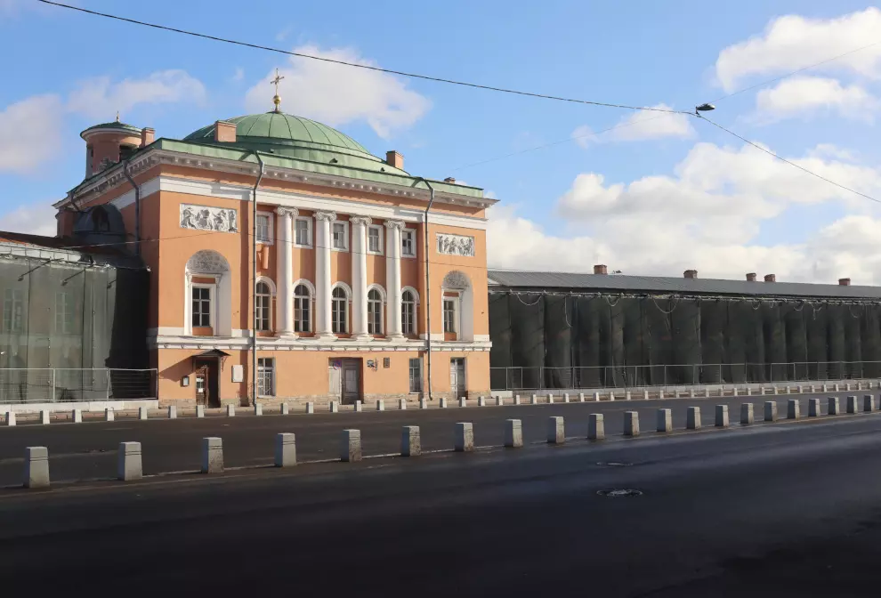 Город выдал разрешение на реставрацию Конюшенного ведомства