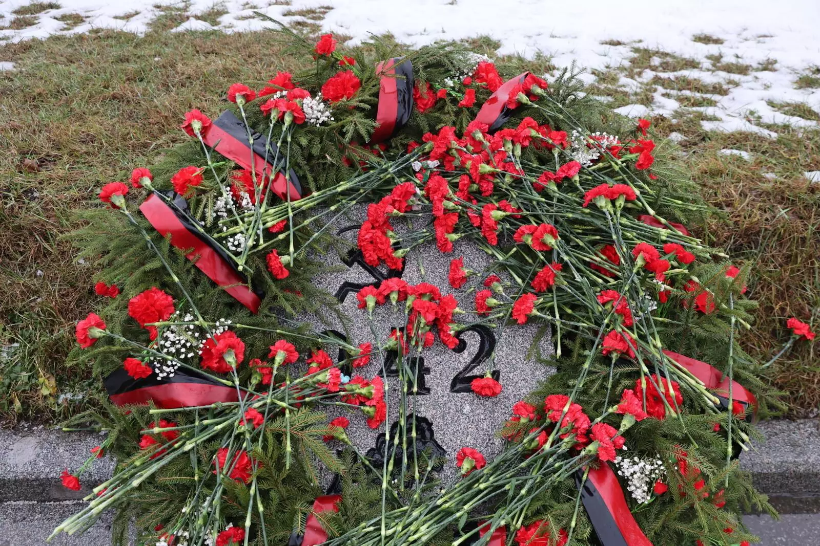 Александр Беглов возлодио цветы к монументу «Мать-Родина»