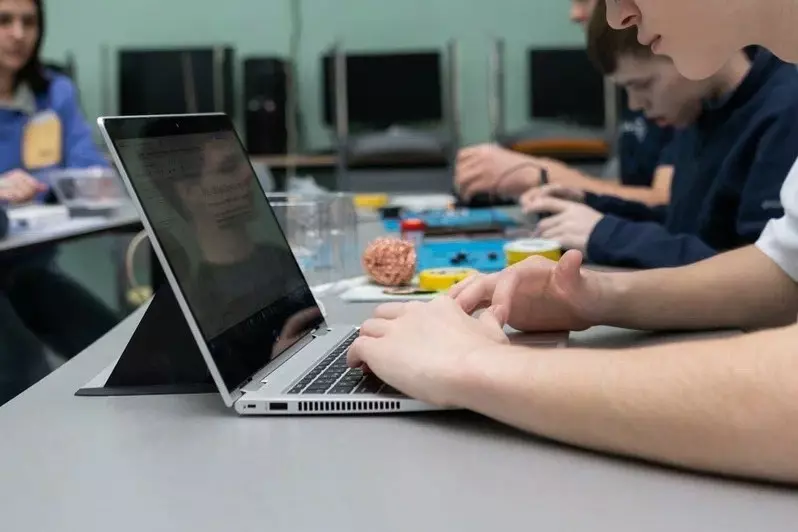 Губернатор поздравил учащихся с победой на XVII Международном турнире по информатике