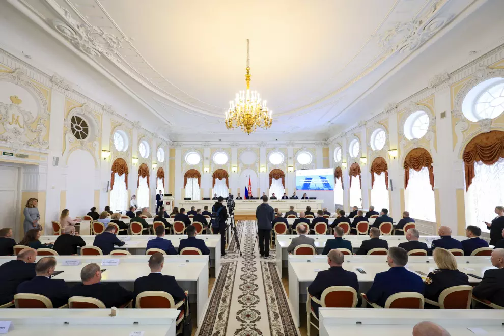 Александр Беглов вручил дипломы первым выпускникам программы обучения «Время героев Санкт‑Петербурга»