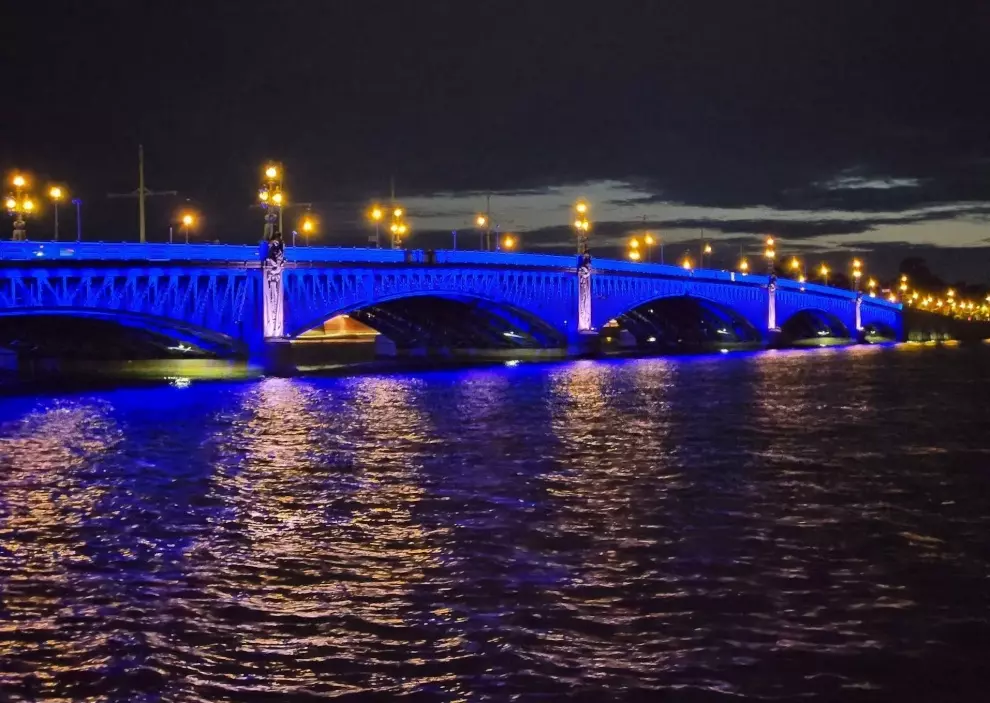 Троицкий мост и Телебашня Санкт‑ получат праздничную подсветку