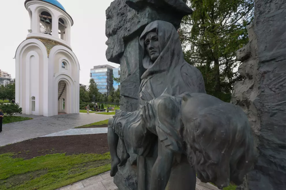 Александр Беглов побывал на кладбище «Город ангелов»